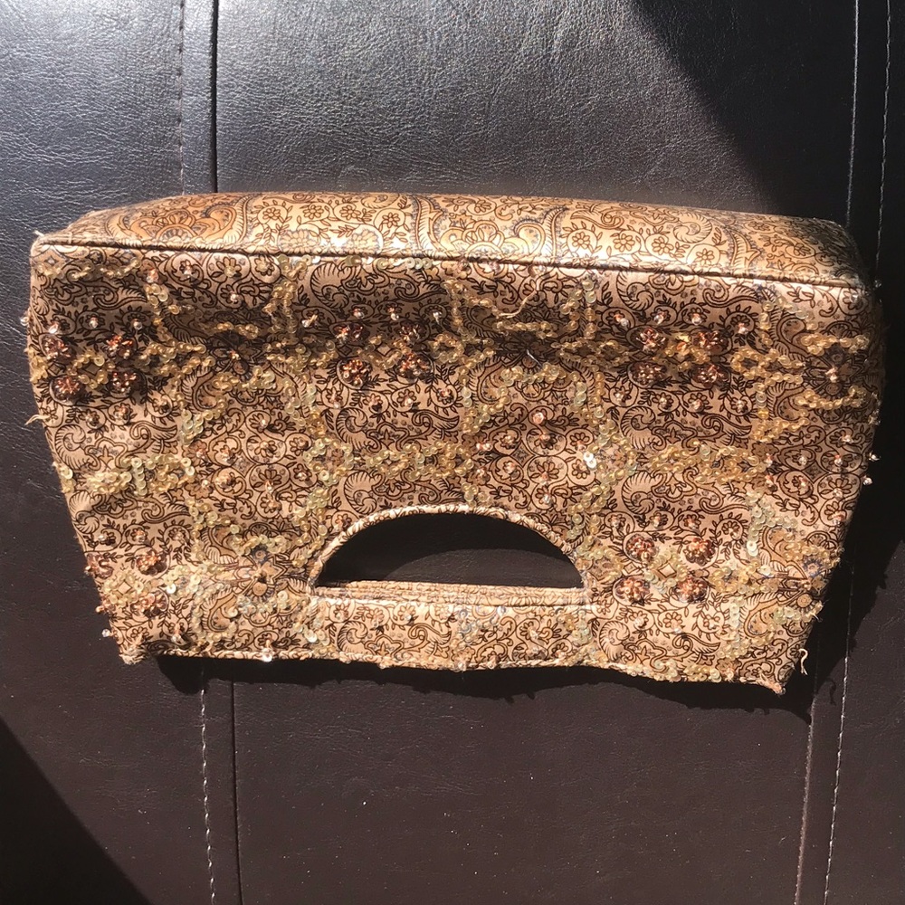 Limited sequin clutch